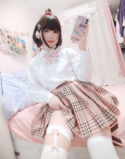 美女调教踩踏_BD电影完整版