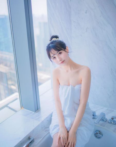 国产边摸边吃奶边做视频_高清日韩免费观看