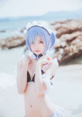 色噜噜噜狠狠色欧美一日韩综合爱_1080P日韩电影在线